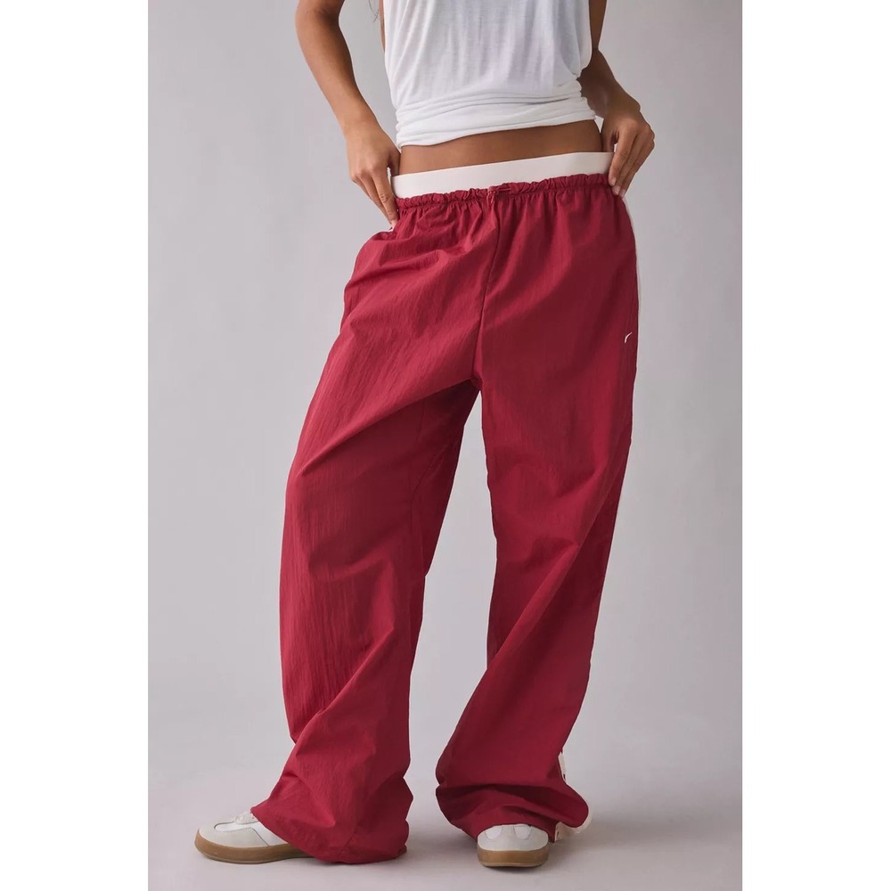 Nike Track Pants Women Medium Red High Rise Loose Fit Side Stripe Sportswear Y2K